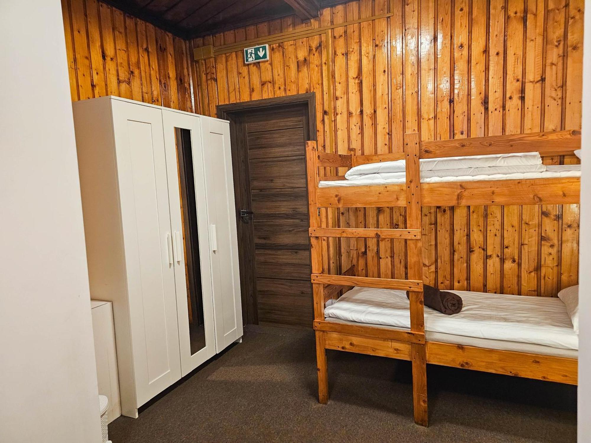 Schronisko Gosciniec Rownica Hotel Устрон Екстериор снимка