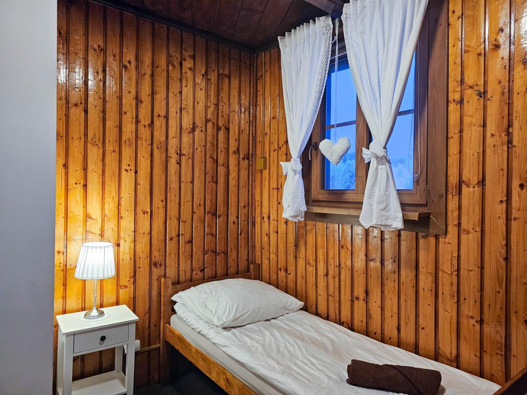 Schronisko Gosciniec Rownica Hotel Устрон Екстериор снимка
